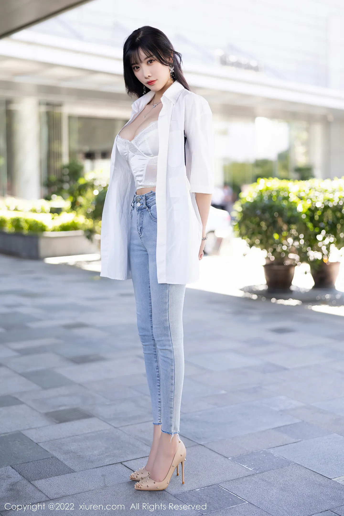 图片[4]-[XiuRen秀人网] VOL.5614 女神杨晨晨Yome私房半脱露白色内衣配无内肉丝迷人诱惑写真83P-秀人网官方网站